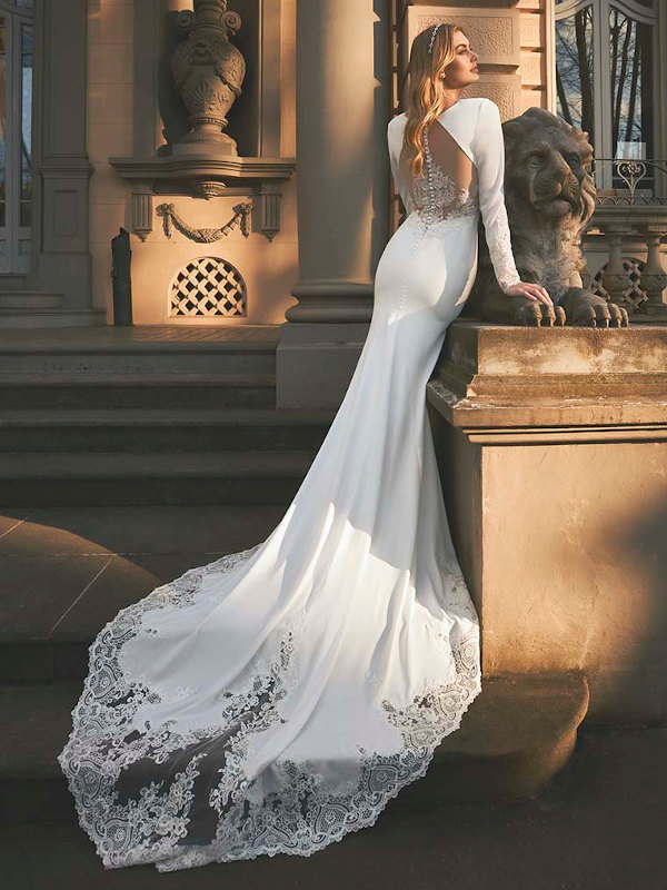 Vestido de novia sirena espalda y cola con transparencia